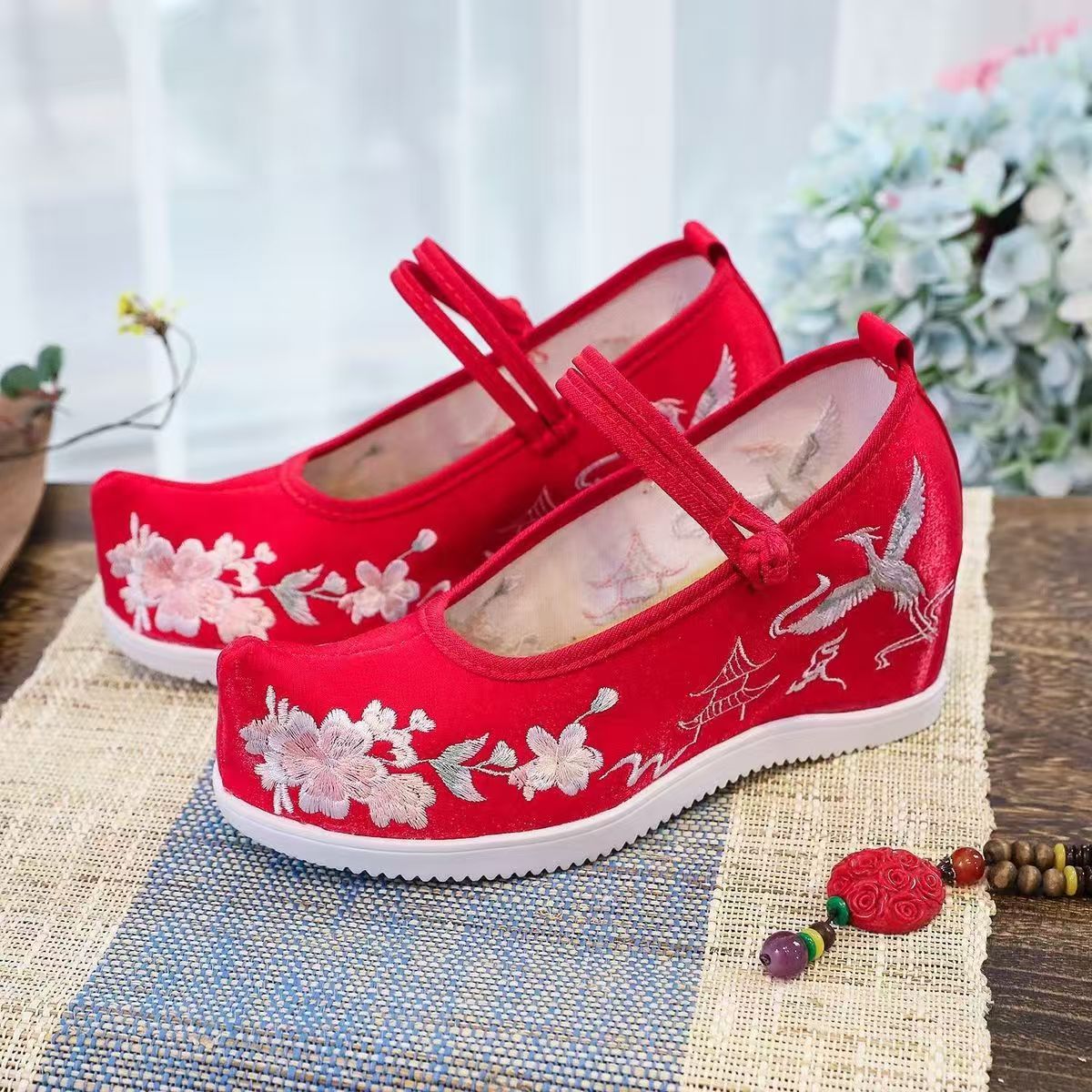 Women Increased Internal Embro - Embroidery Red 评论和价格