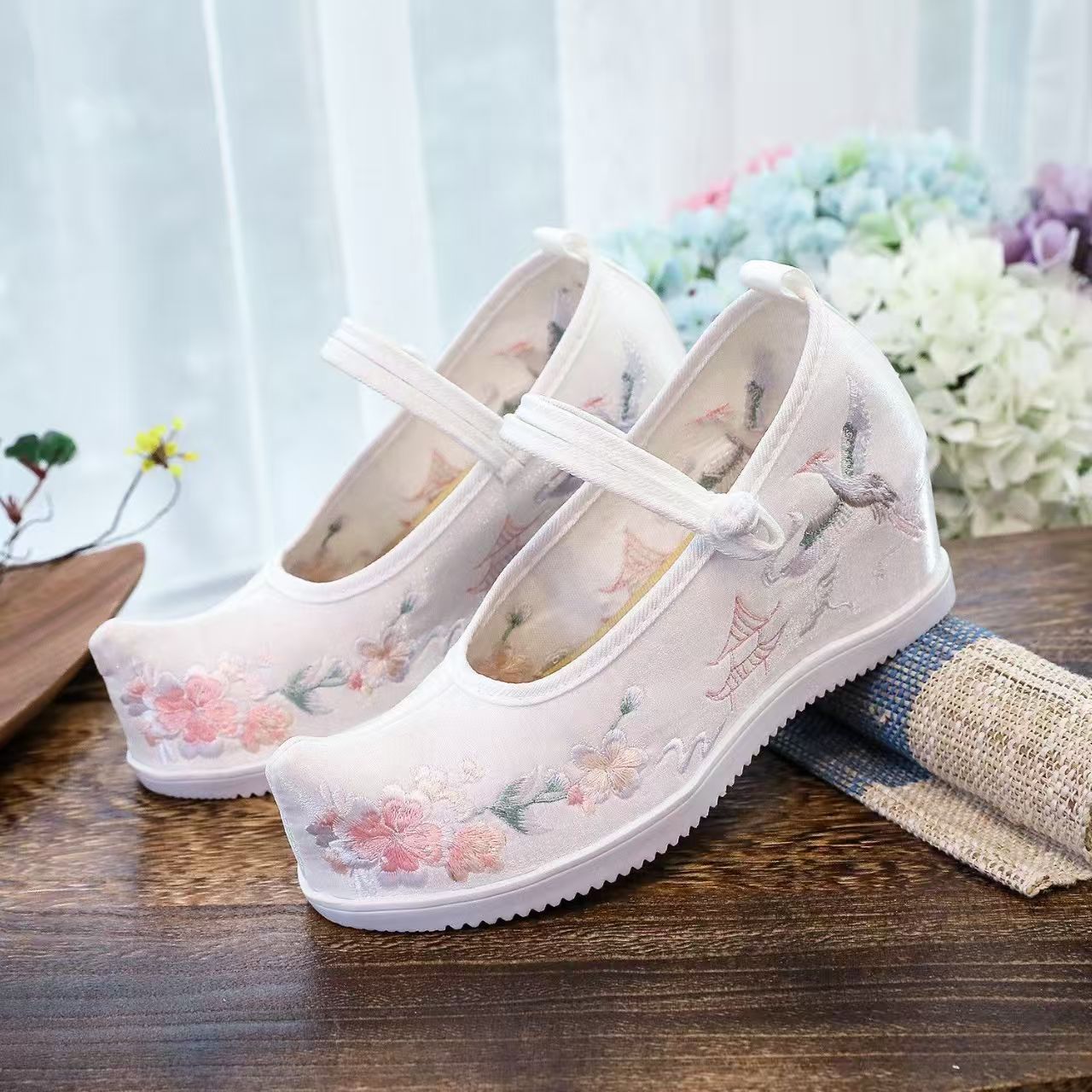 Women Increased Internal Embro - Embroidery Red 评论和价格