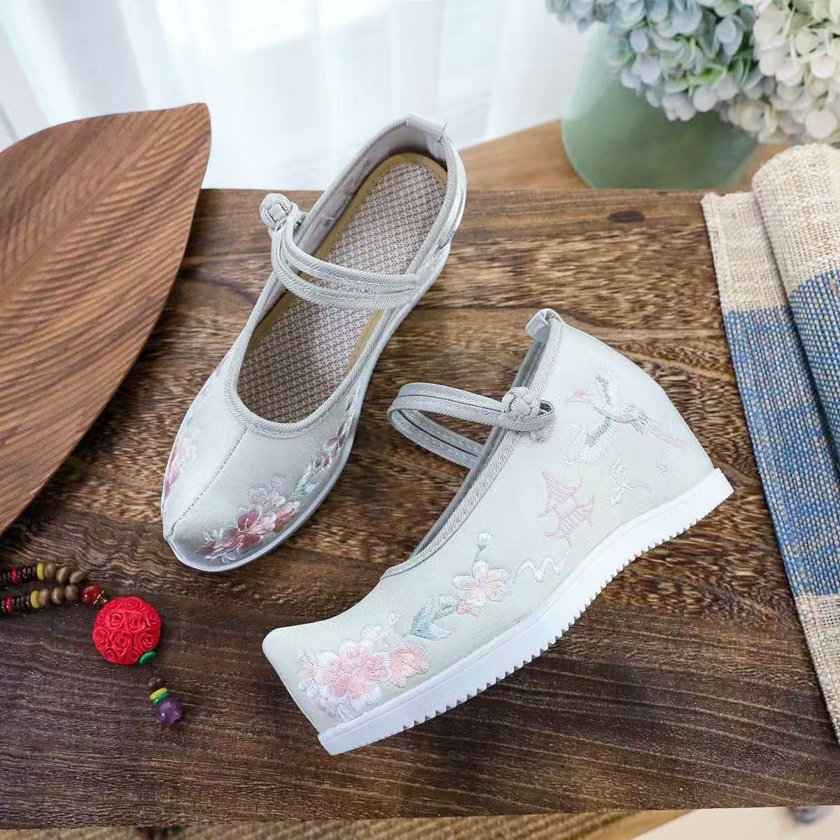 Women Increased Internal Embro - Embroidery Red 评论和价格