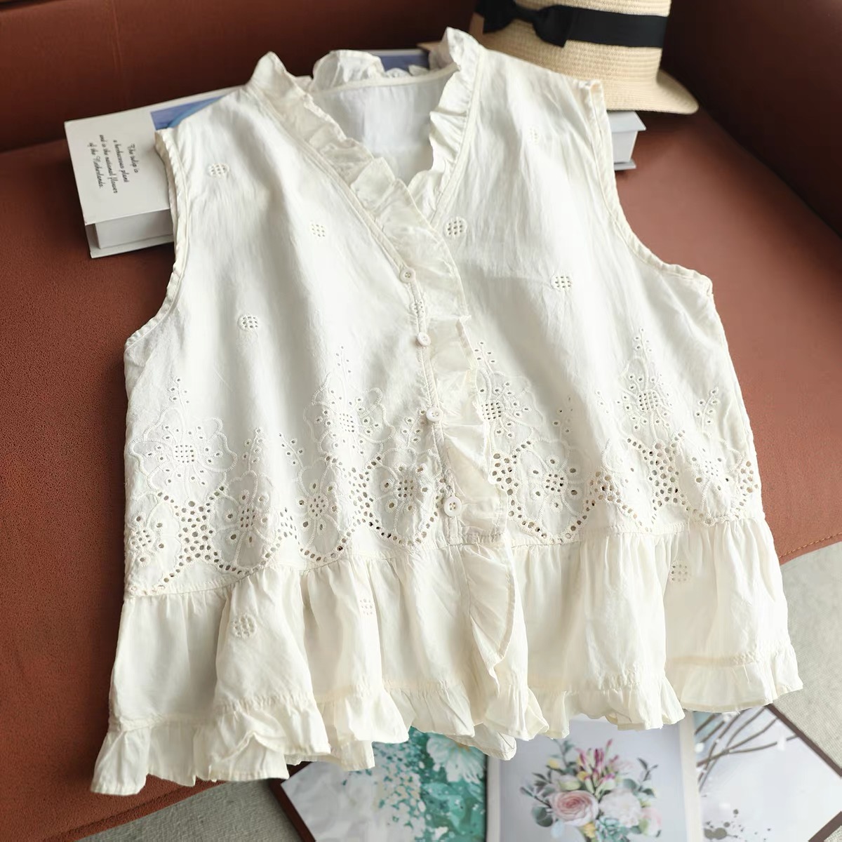 Women Sleeveless Vest Top Ruff - Embroidery Eyelet 评论和价格