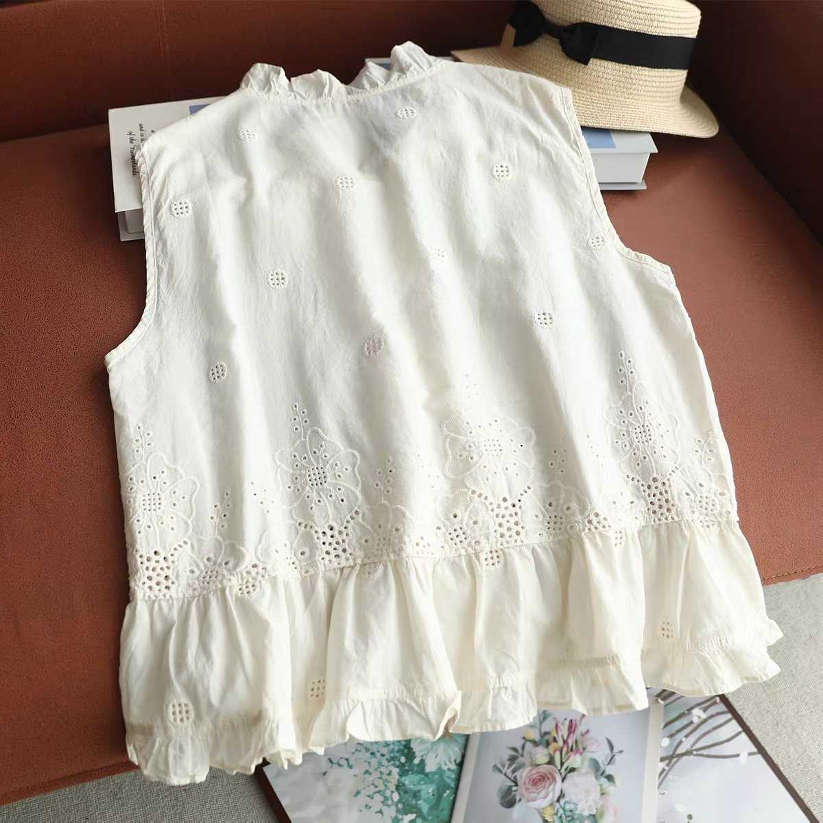 Women Sleeveless Vest Top Ruff - Embroidery Eyelet 评论和价格